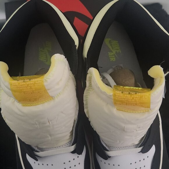 Nike Air Jordan 1 Retro High OG White Black Volt Men’s 11.5 – New w/ Box - Picture 3 of 5
